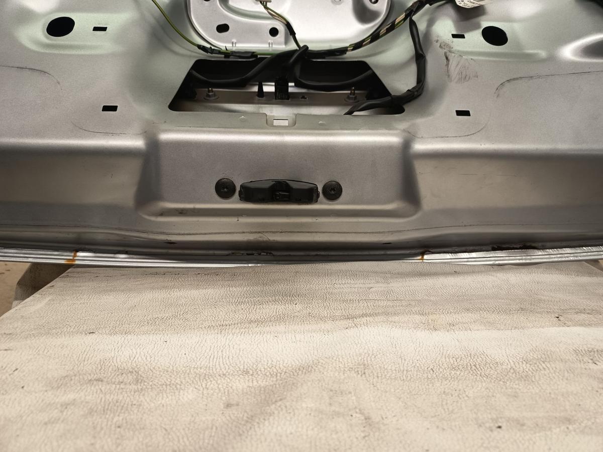 Citroen C3 Bj 2003 original Heckklappe mit Scheibe EZR Aluminium Grau Metallic Citroen C3 Bj 2003 original Heckklappe mit Scheibe EZR Aluminium Grau Metallic