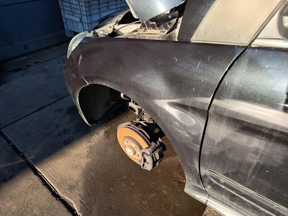 Mercedes W245 Mopf orig Kotfl&uuml;gel links Seitenteil schwarz &uuml;berlackiert Bj 2011