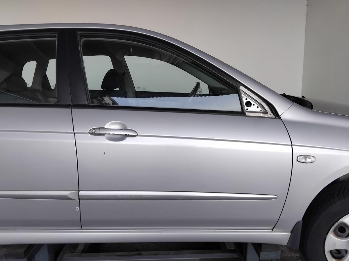 Kia Cerato FE T&uuml;r vorn rechts Beifahrert&uuml;r 6C clear silver BJ2008