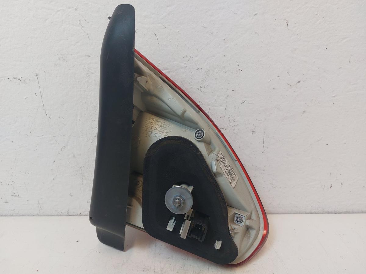 Peugeot 2008 I CU R&uuml;ckleuchte innen rechts Innenteil Heckklappe bis 2016