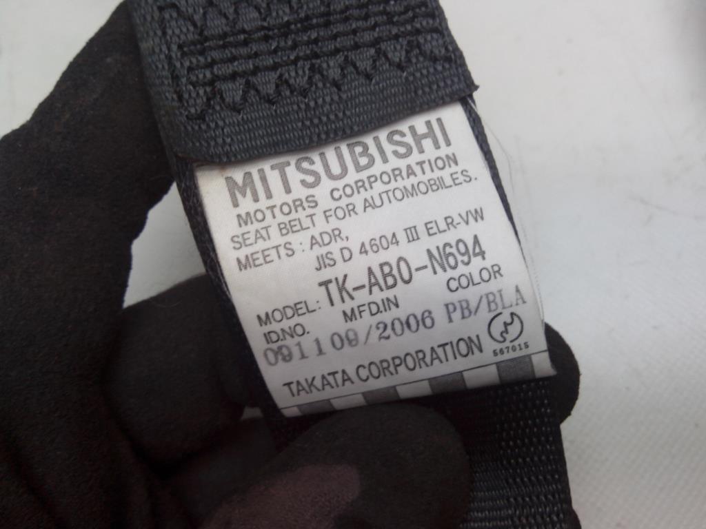 Mitsubishi Grandis NA BJ2007 Gurt Sicherheitsgurt mitte links TKAB0N694