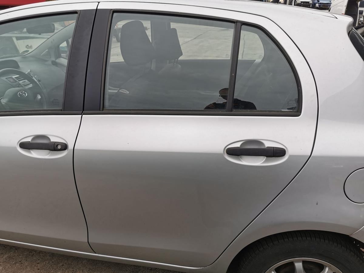 Toyota Yaris XP9 Tür Autotür Fondtür Rohbautür hinten links 1E7 Silver Pearl Met