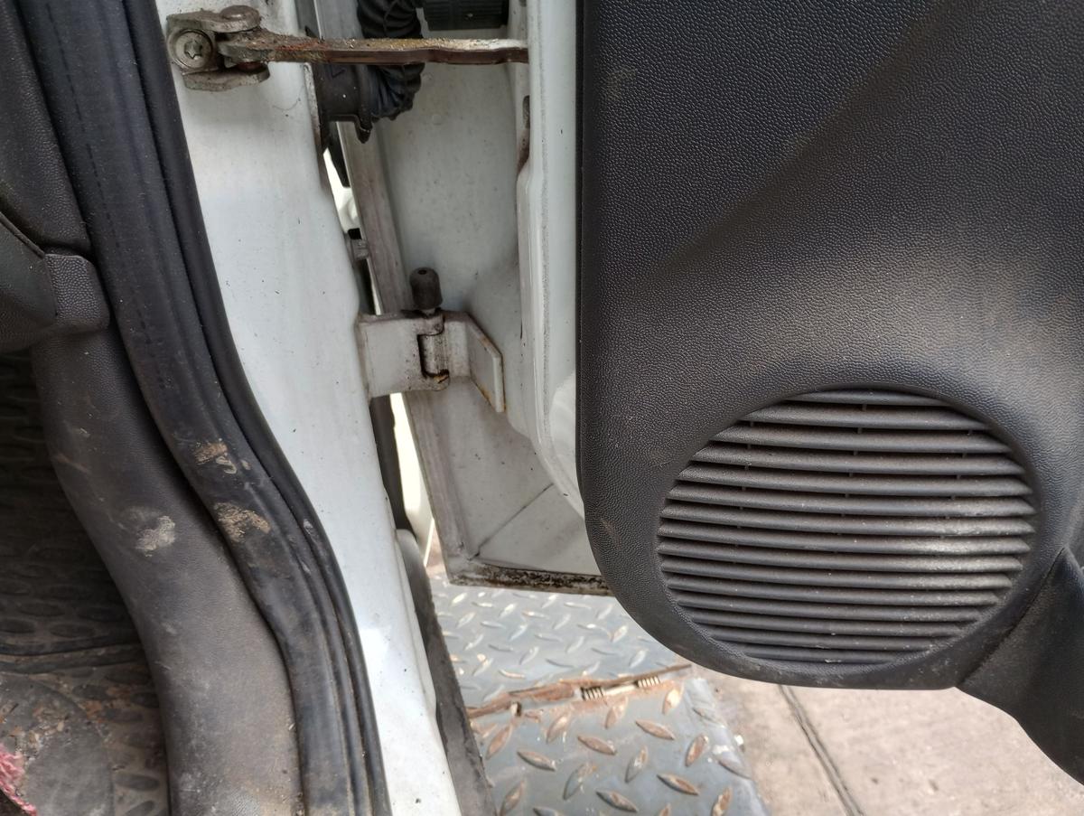 Opel Corsa C Combo Kasten orig Tür rechts Beifahrer Y474 Casablancaweiß Bj 2010