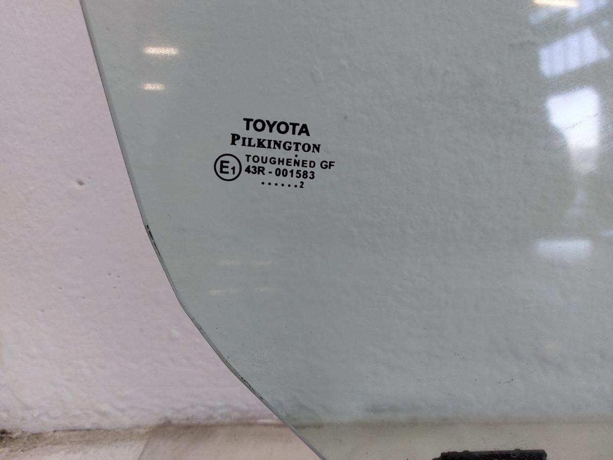 Toyota Yaris XP13 T&uuml;rscheibe vorn rechts Seitenscheibe f&uuml;r 5 t&uuml;rer Fenster