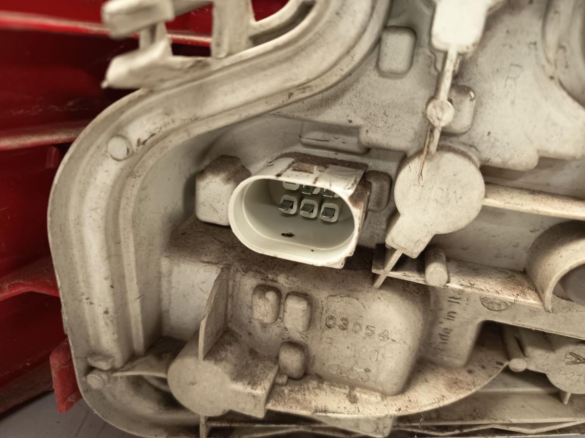 Audi A3 8P original R&uuml;ckleuchte rechts 3 T&uuml;rer Baujahr 2004