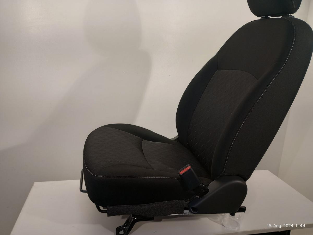 Mitsubishi Spacestar VI orig Sitz vorn rechts Beifahrersitz Bj 2022