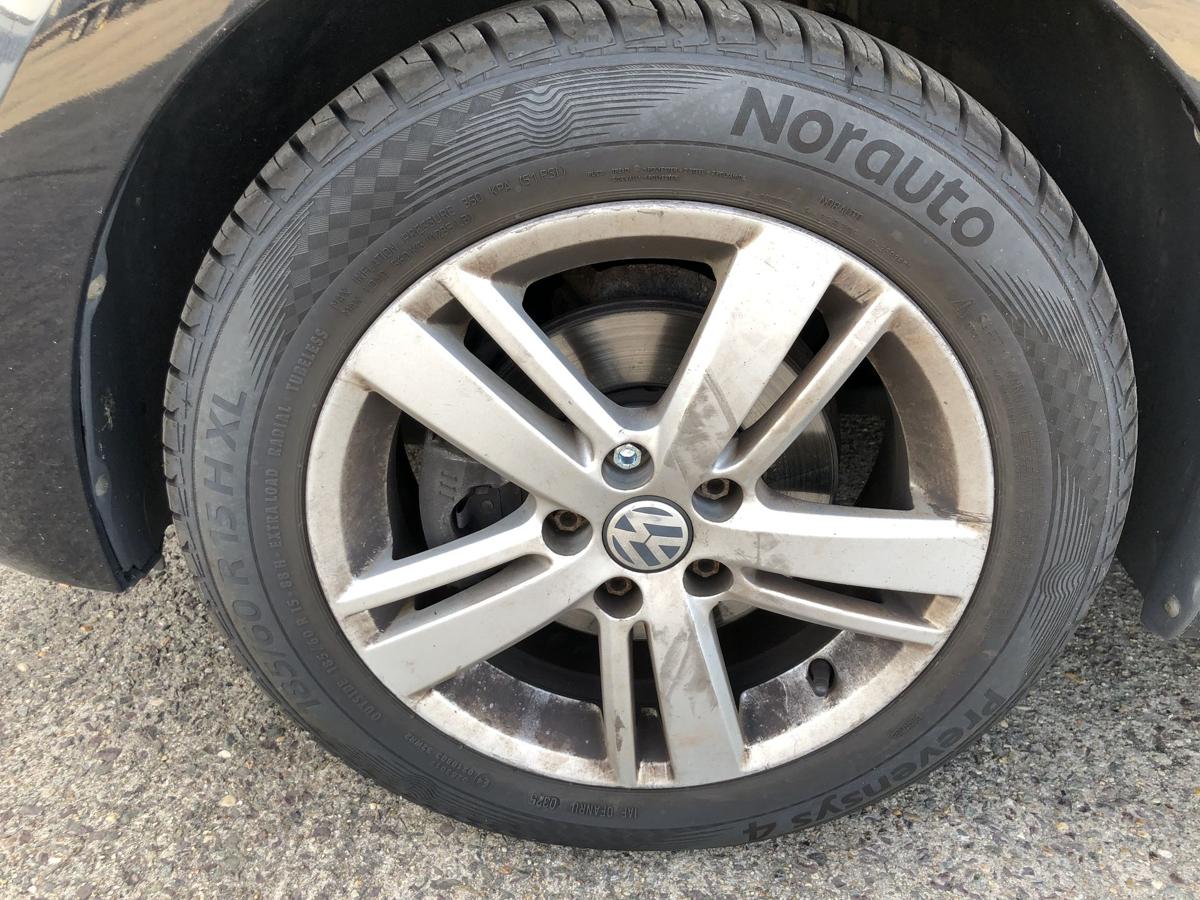 VW Polo 6R Radsatz Alufelgen Sommerräder OEM 15 Zoll 185 60 R15 Komplettradsatz