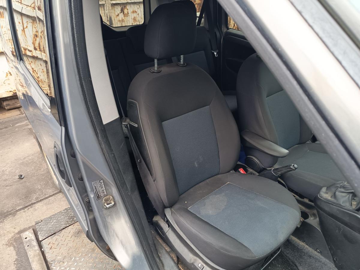 Opel Combo D original Sitz vorne rechts Stoff Sitzheizung Baujahr 2012