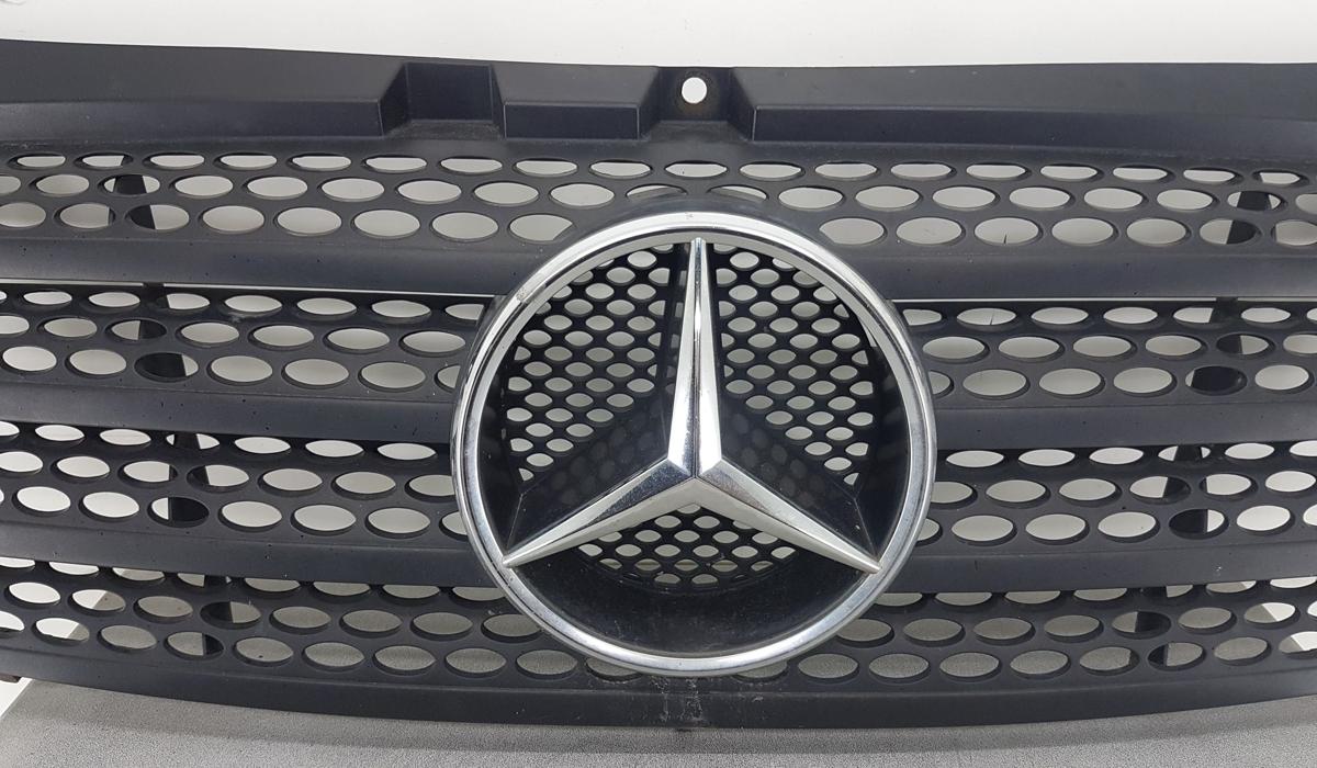 Mercedes Vito 639 Kühlergrill A6398800185 Bj2005 Modell bis 2010