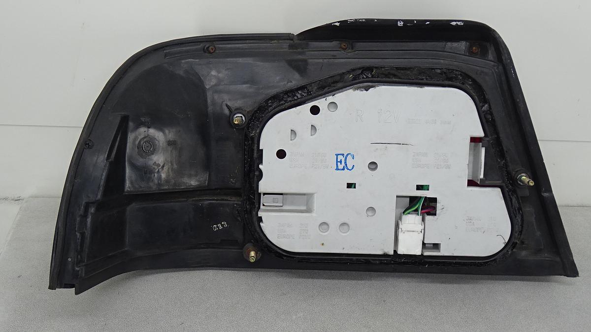 Nissan Maxima J30 Rückleuchte Rücklicht rechts IKI 4439 Bj1992 Stufenheck