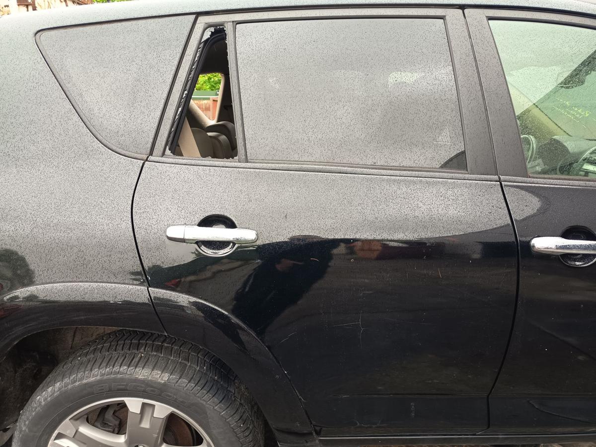 Toyota Rav4 original T&uuml;r hinten rechts 202 Black Uni Baujahr 2009