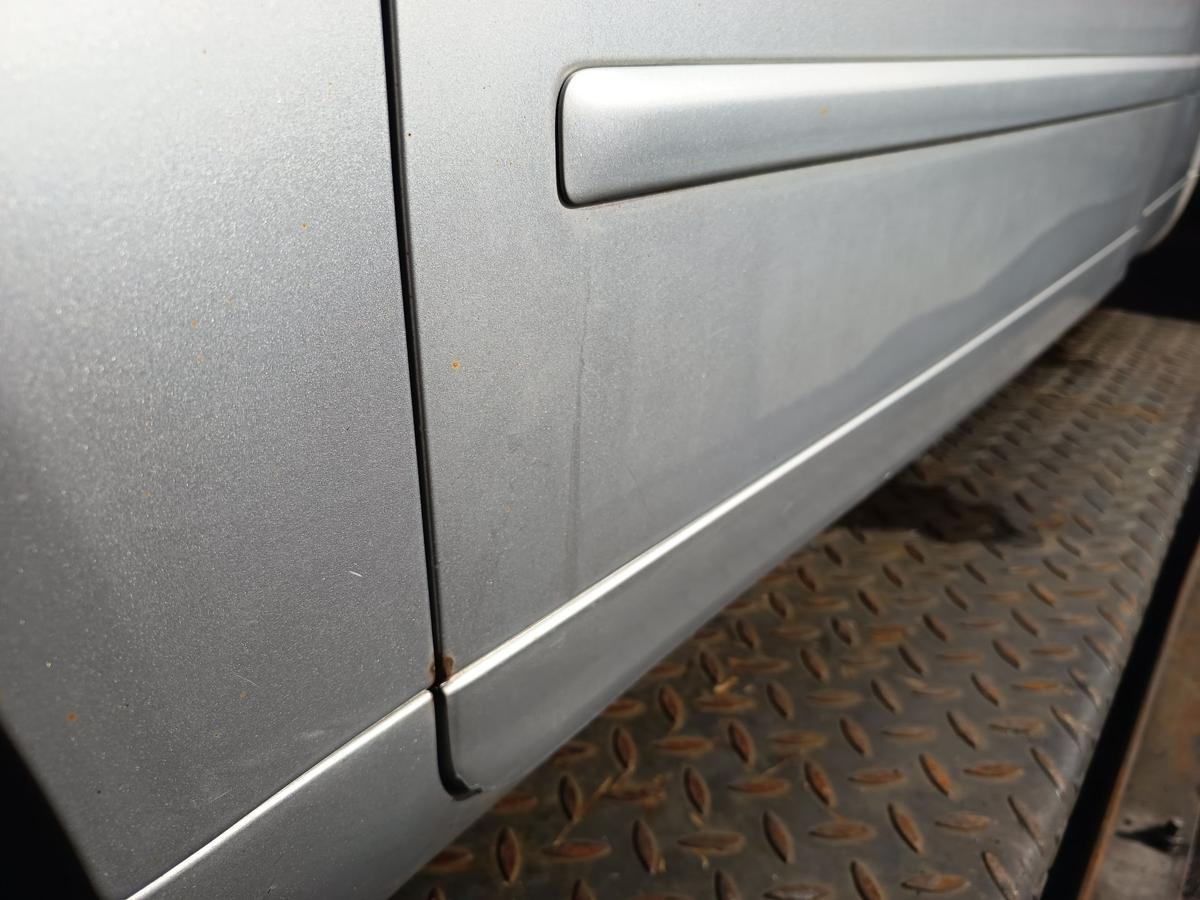 Audi A4 B6 original T&uuml;r vorn links Fahrer Y7W Lichtsilber Bj 2003