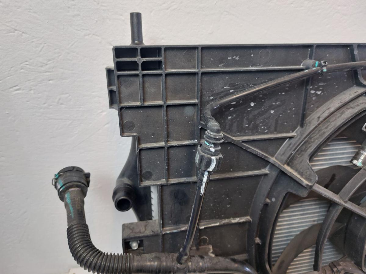 Omoda 5 EV Elektro K&uuml;hlerpaket mit Wasserk&uuml;hler und Elektrol&uuml;fter L&uuml;fterzarge