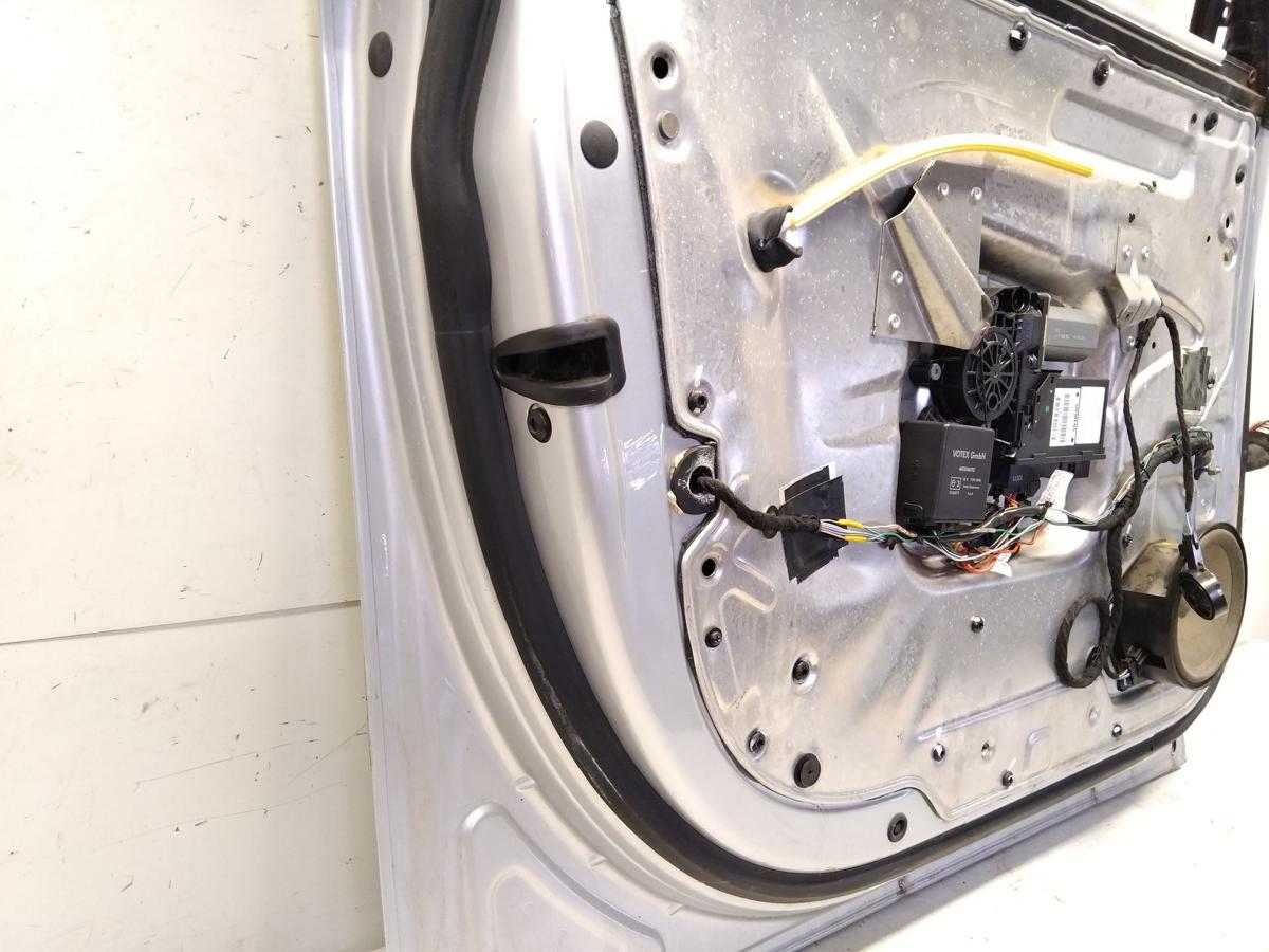 Audi A2 8Z T&uuml;r vorn links lichtsilbermetallic LY7W BJ2000