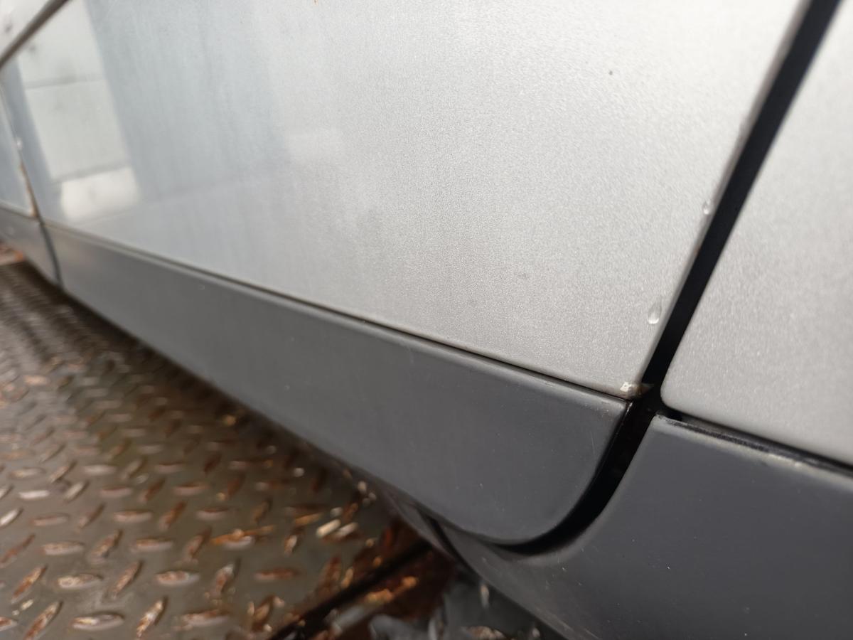 Audi A4 8E B6 original Tür hinten links Fond Y7W Lichtsilber Bj 2003