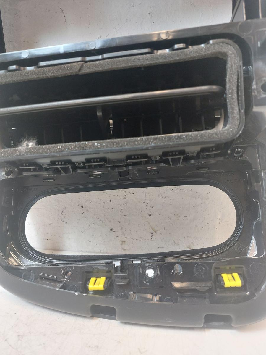 Renault Clio IV X98 TCe90 Luftd&uuml;sen mitte mit Radiorahmen Einbauschacht