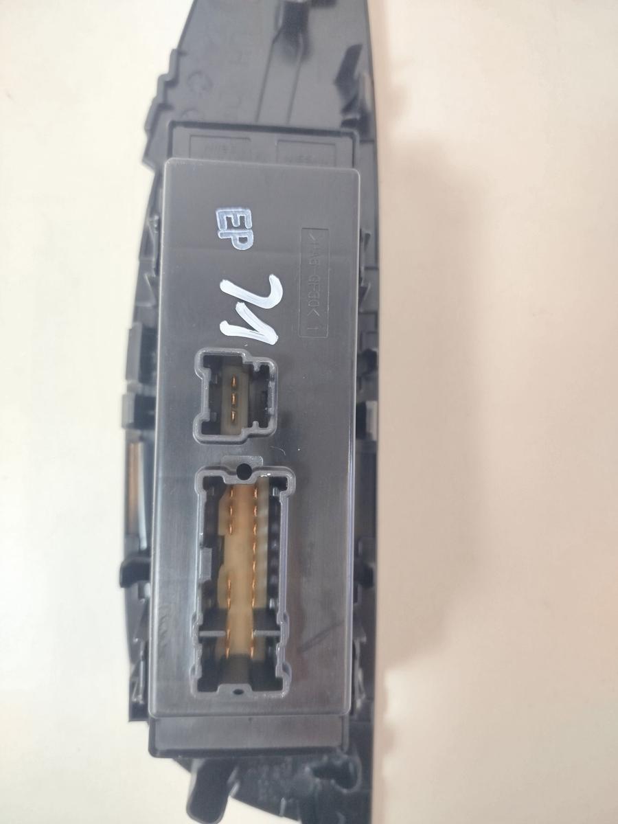 Nissan Qashqai J11 Schalter Fensterheber vorn links 4 Fach Fensterheberschalter