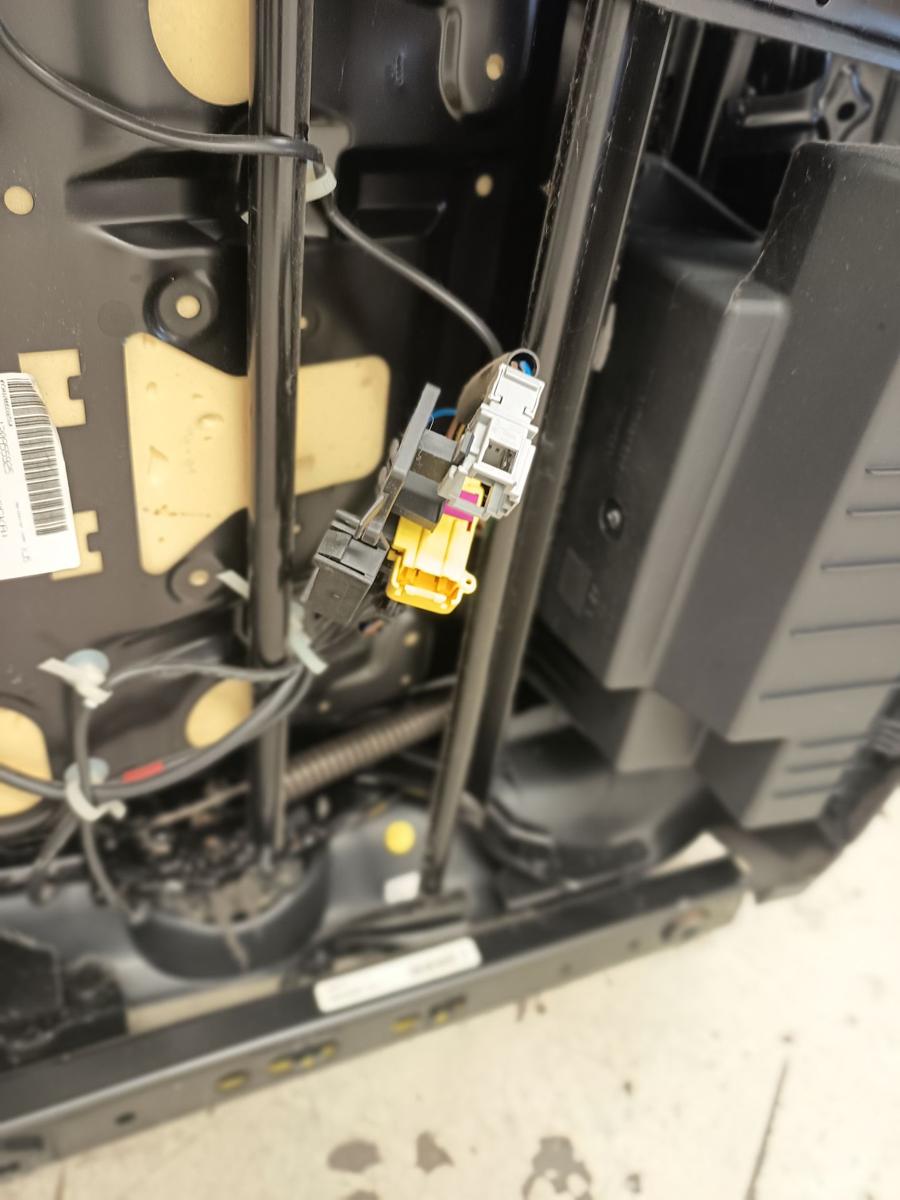 Skoda Roomster 5J orig Sitz vorn links Sitzheizung Fahrer h&ouml;henverstellbar Bj 12