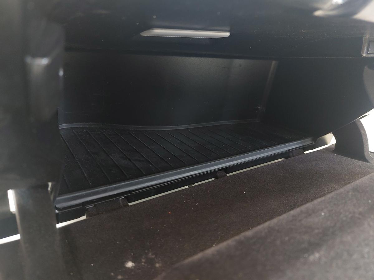 BMW 1er F21 M140i LCI Handschuhfach Handschuhkasten Schalttafelkasten rechts