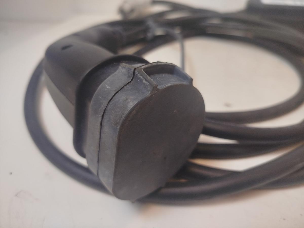 Nissan Leaf ZE1 40kWh Ladegerät Ladekabel Hochvoltbatterie 230V Hausanschluss