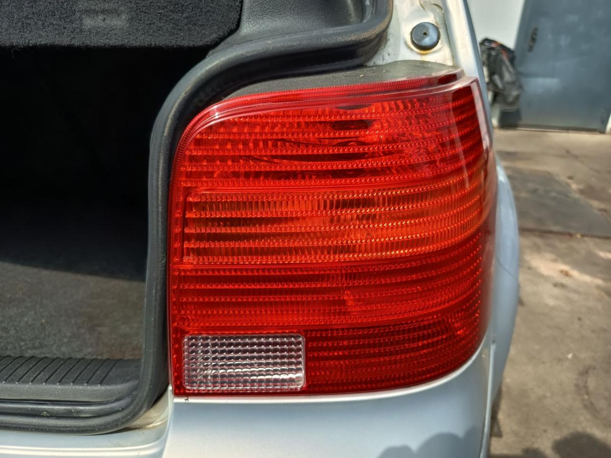 VW Golf IV Limo original R&uuml;ckleuchte rechts Heck Schlusslicht Bj 1998