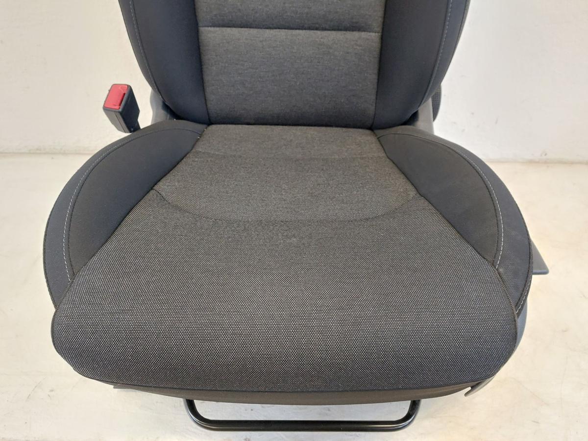 Hyundai i30 PD Mild Hybrid Sitz vorn links Stoff mit Heizung Autositz Fahrersitz