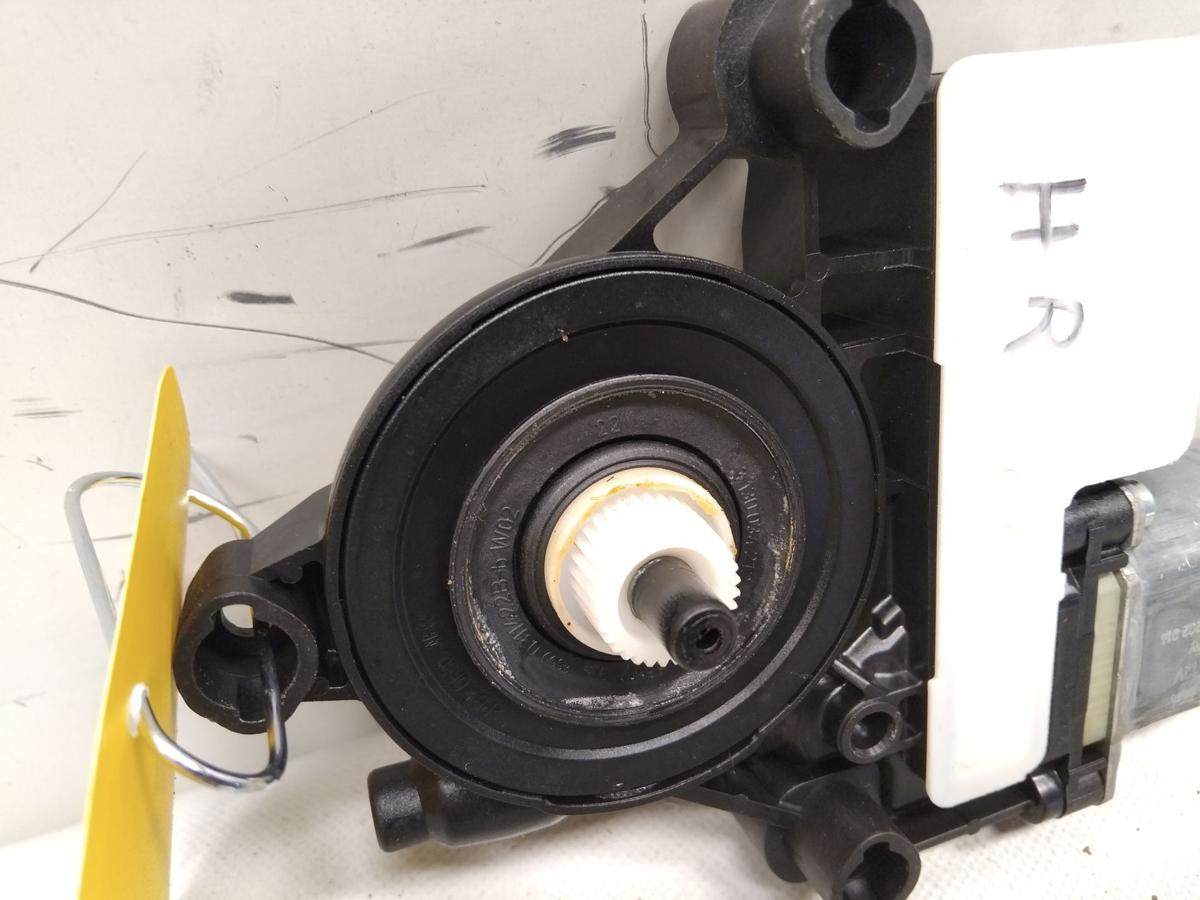 VW T-Cross 1C original Fensterhebermotor hinten rechts 5Q0959408 Bj.2020