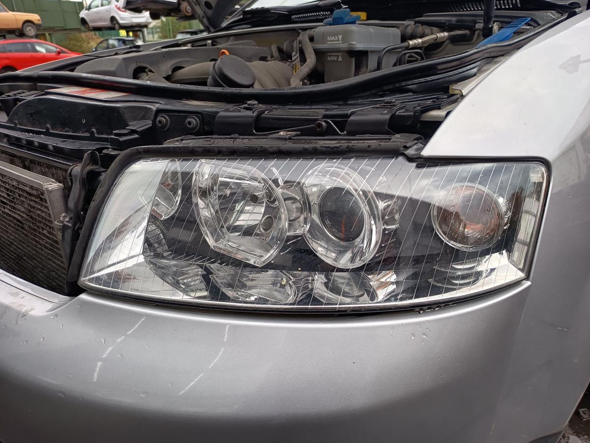 Audi A4 8E B6 original Scheinwerfer links Halogen/Haupt/Licht/Front Bj 2003