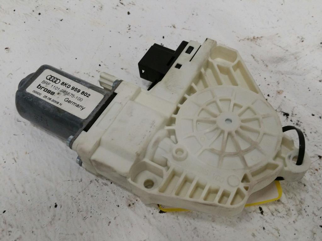 Audi A4 8K B8 Bj.08 original Fensterhebermotor vorn rechts 8K0959802