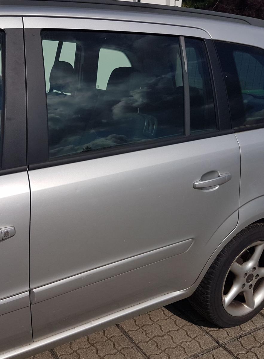 Opel Zafira B T&uuml;r hinten links in 2AU Starsilber III Bj2006