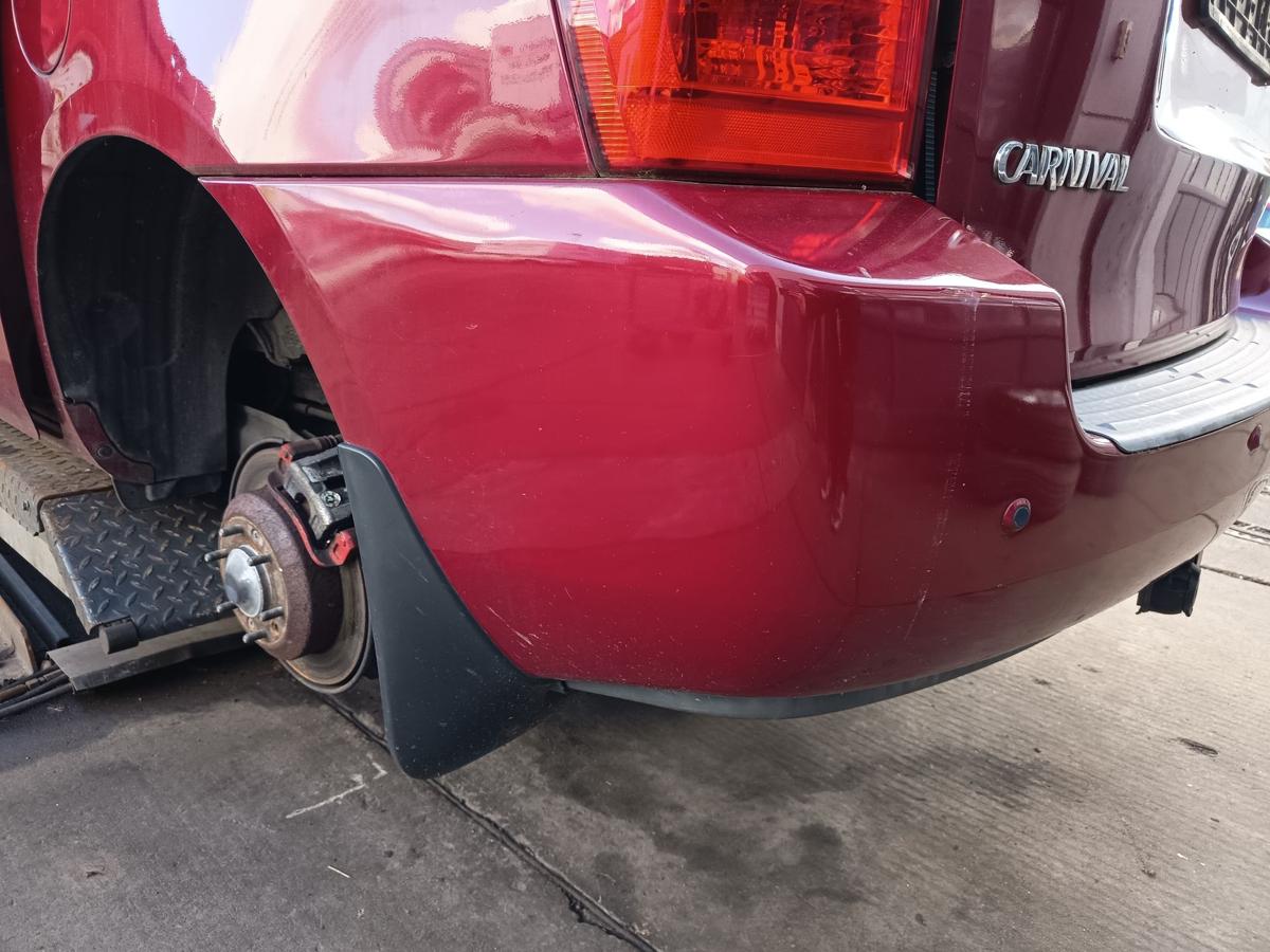 Kia Carnival III original Sto&szlig;stange hinten PDC R9 Rubinrot Bj 2006