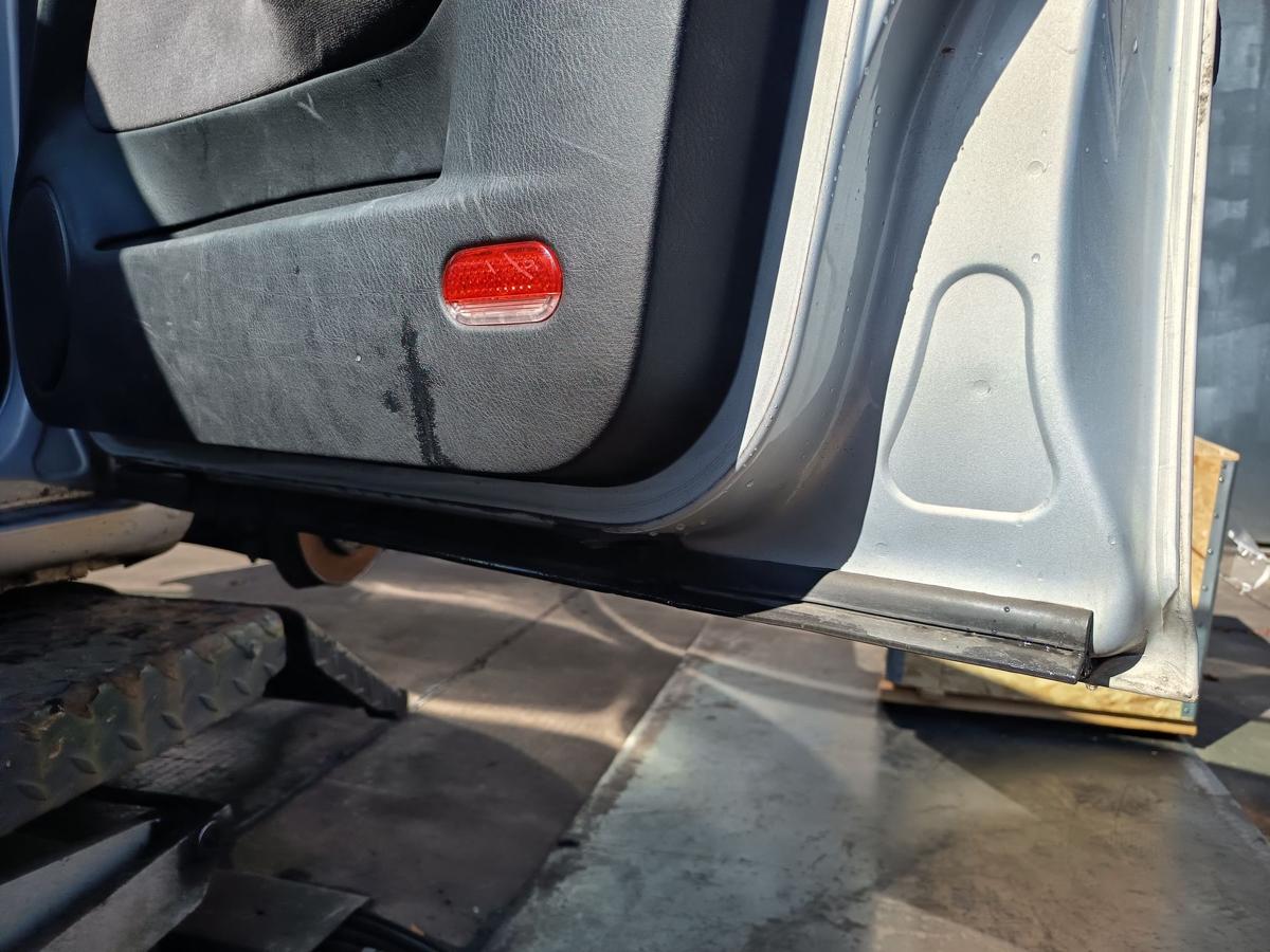 VW Golf IV 5t&uuml;rer original T&uuml;r vorn rechts Beifahrer B7Z Satinsilber Bj 1999