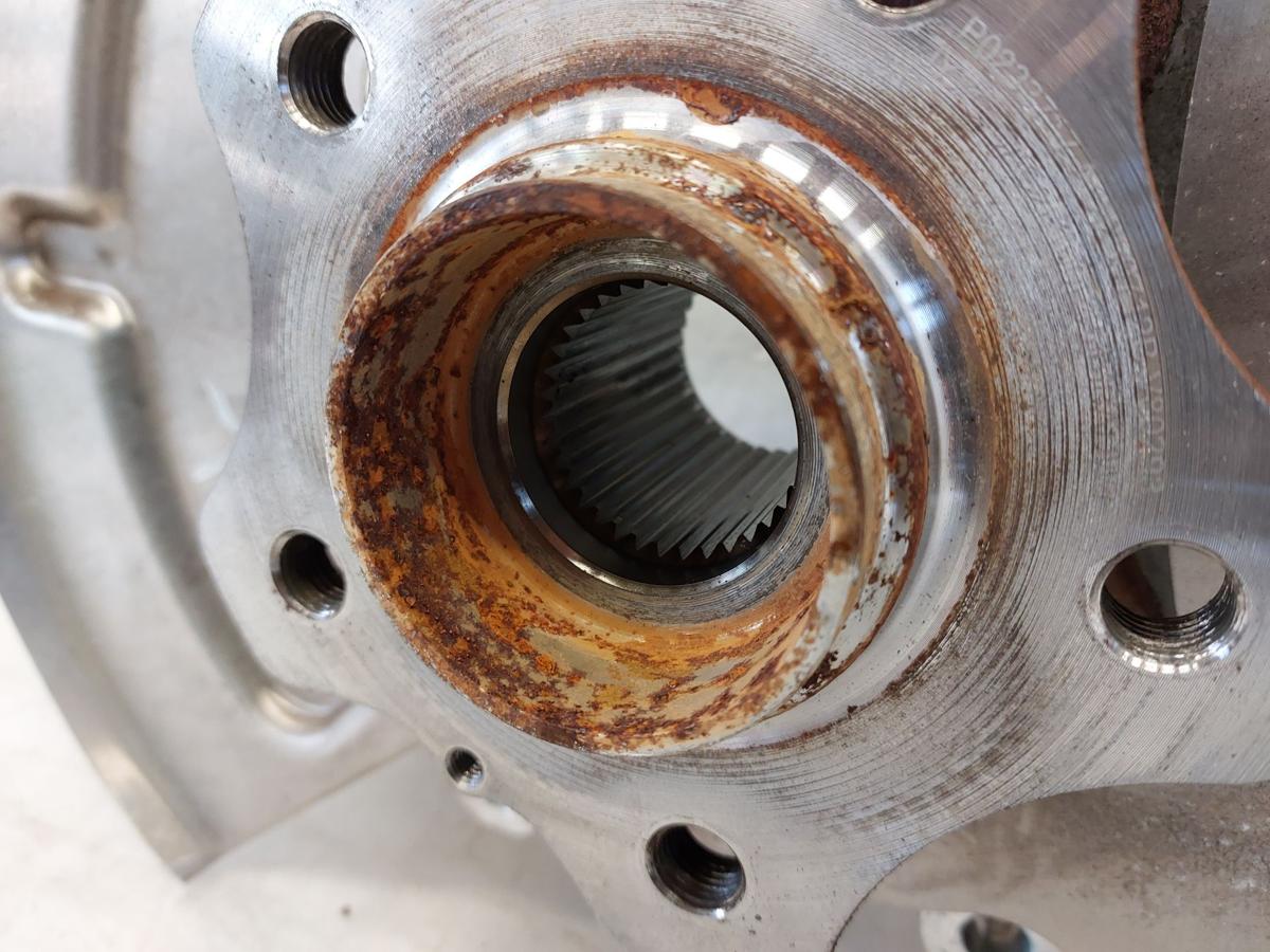 NIO EL6 Elektro SUV Achsschenkel hinten links Radlagergeh&auml;use OEM