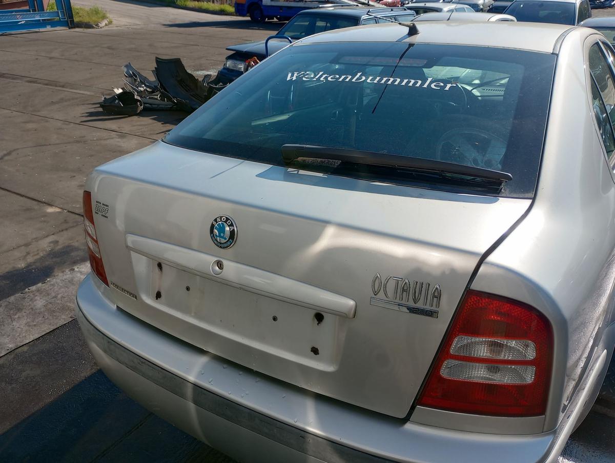Skoda Octavia 1U orig Heckklappe mit Scheibe Schrägheck LF7T Silber Bj 2003