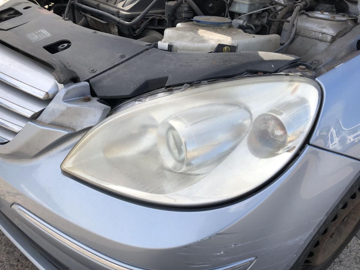 Mercedes B-Klasse W245 Scheinwerfer vorn links Hauptscheinwerfer Halogen Tr&uuml;b