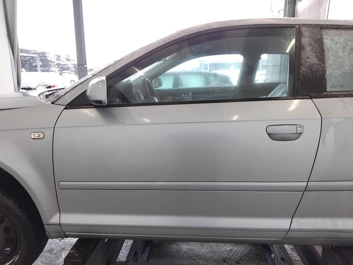 Audi A3 8P T&uuml;r vorn links Fahrert&uuml;r 3-T&uuml;rer LY5J Liquidblaumetallic BJ2007