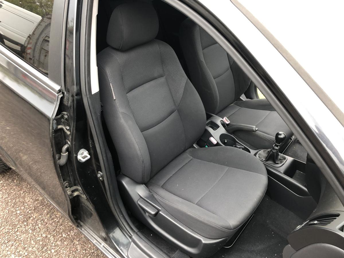 Hyundai i30 FD Sitz vorn rechts Beifahrersitz Stoff ohne Heizung Autositz
