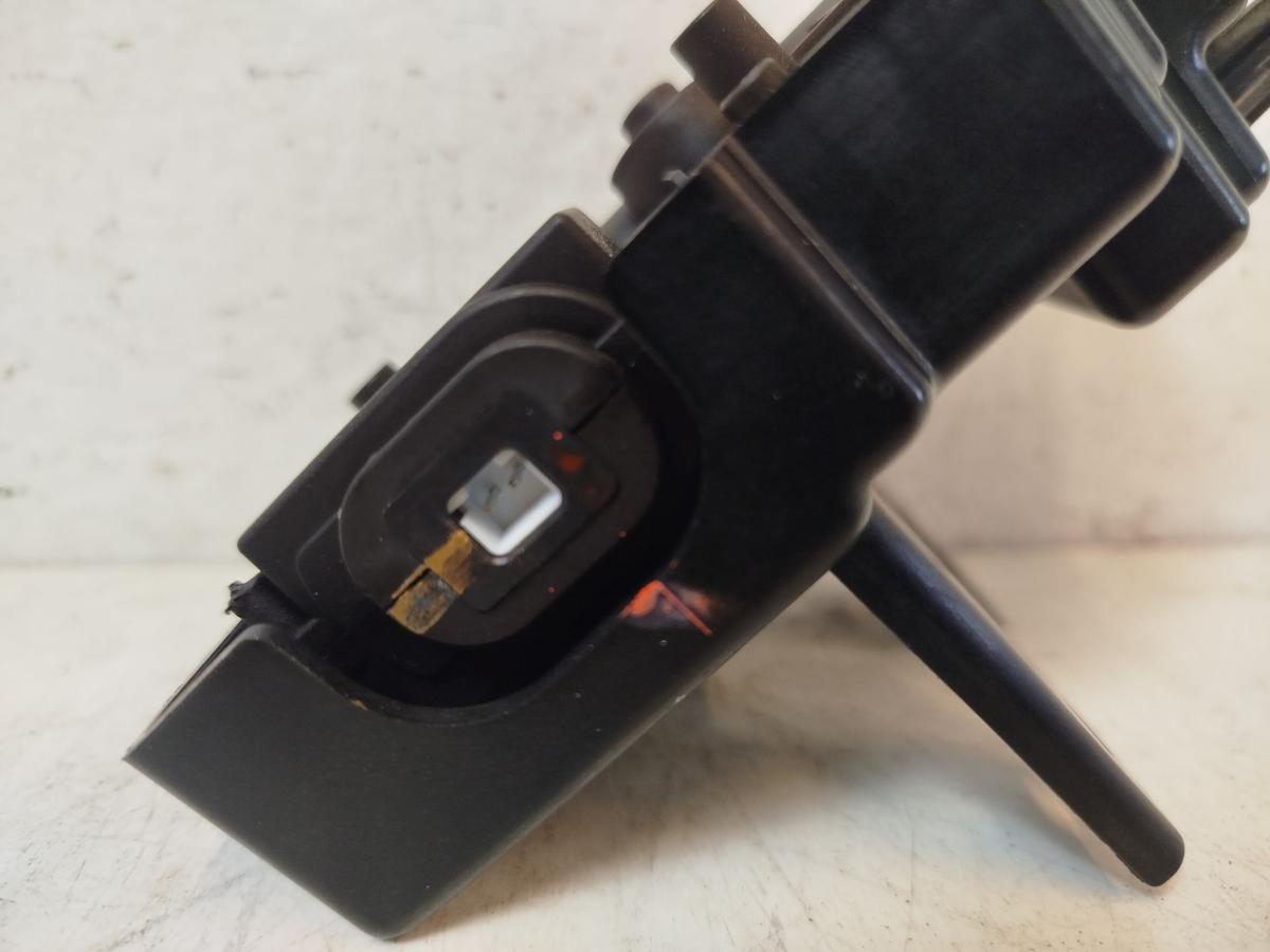 NIO ET7 Elektro Stellmotor Entriegelung Mittelarmlehne Armauflage Mittelkonsole