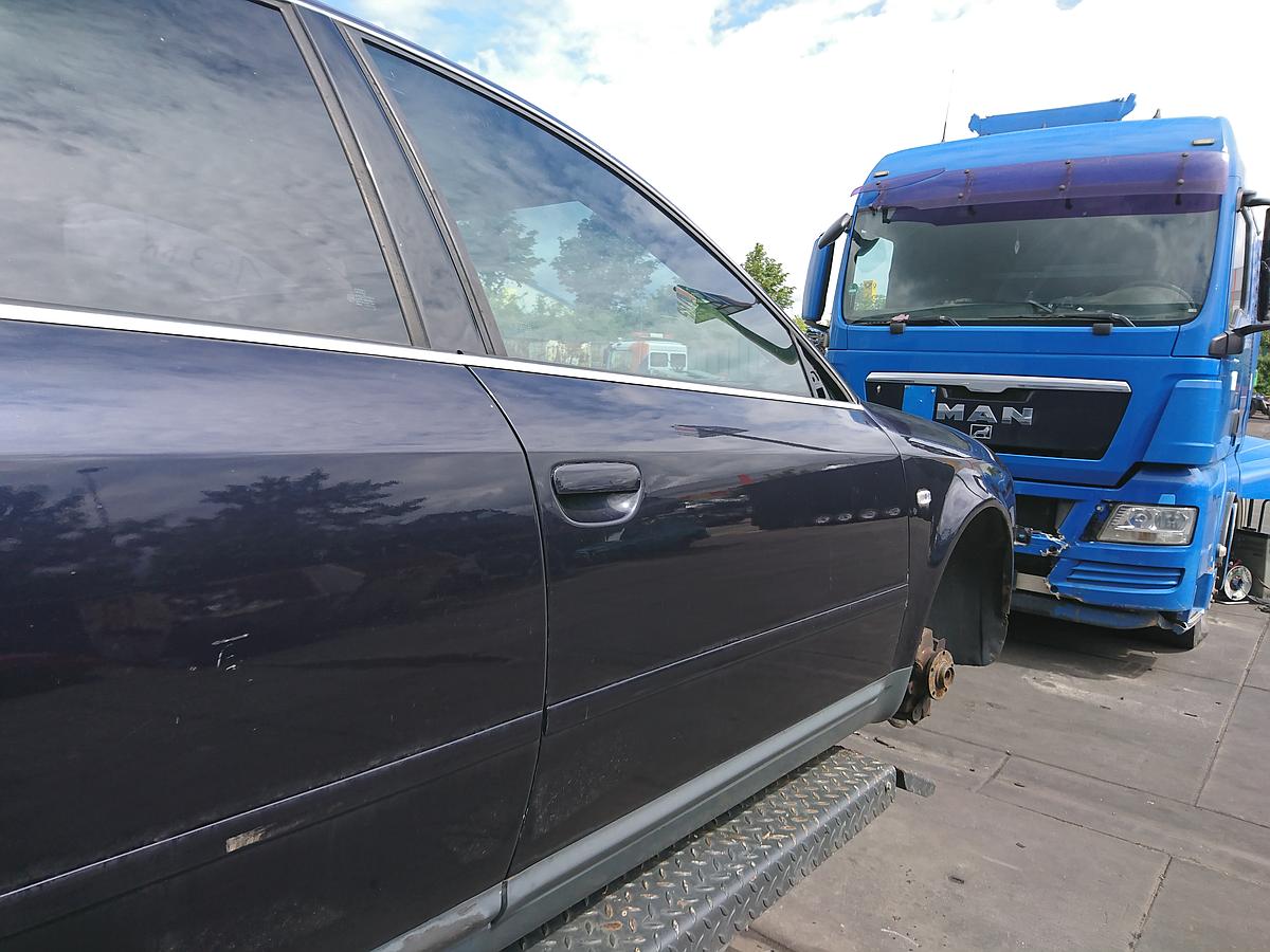 Audi A6 4B Limo orig Tür vorn rechts Beifahrertür Z5L Mingblaumet Bj 99