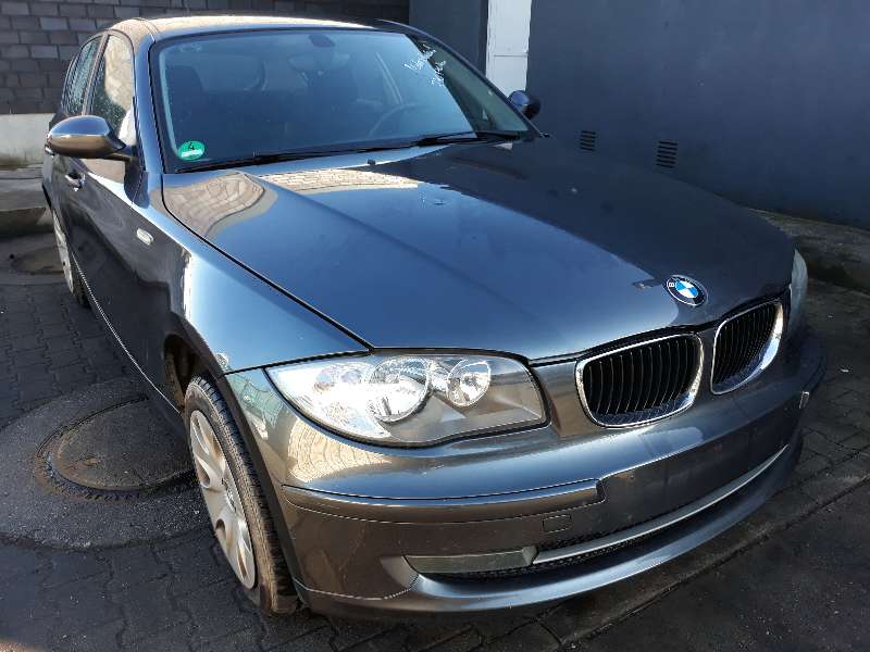 BMW 1er E87 LCI BJ 2007 Armaturenbrett Armaturentafel Facelift