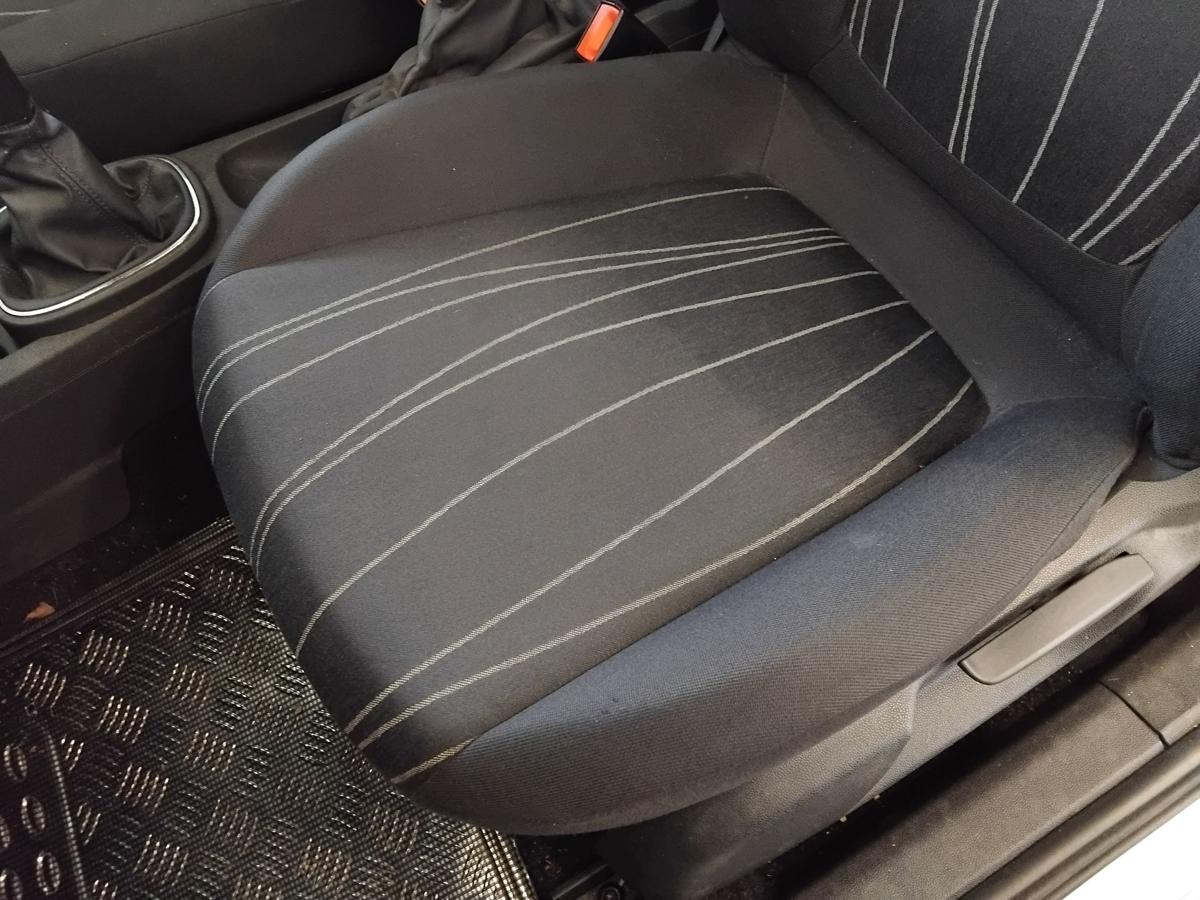 Opel Corsa D original Sitz vorn links 3-t&uuml;rig Fahrersitz Stoff anthrazit BJ2007