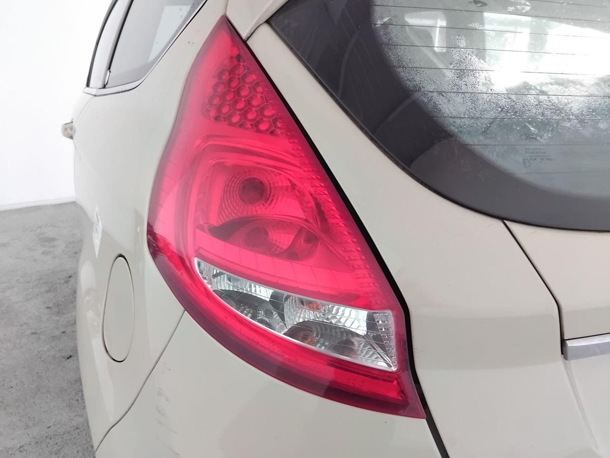 Ford Fiesta JA8 original Rückleuchte Schlussleuchte links BJ2009