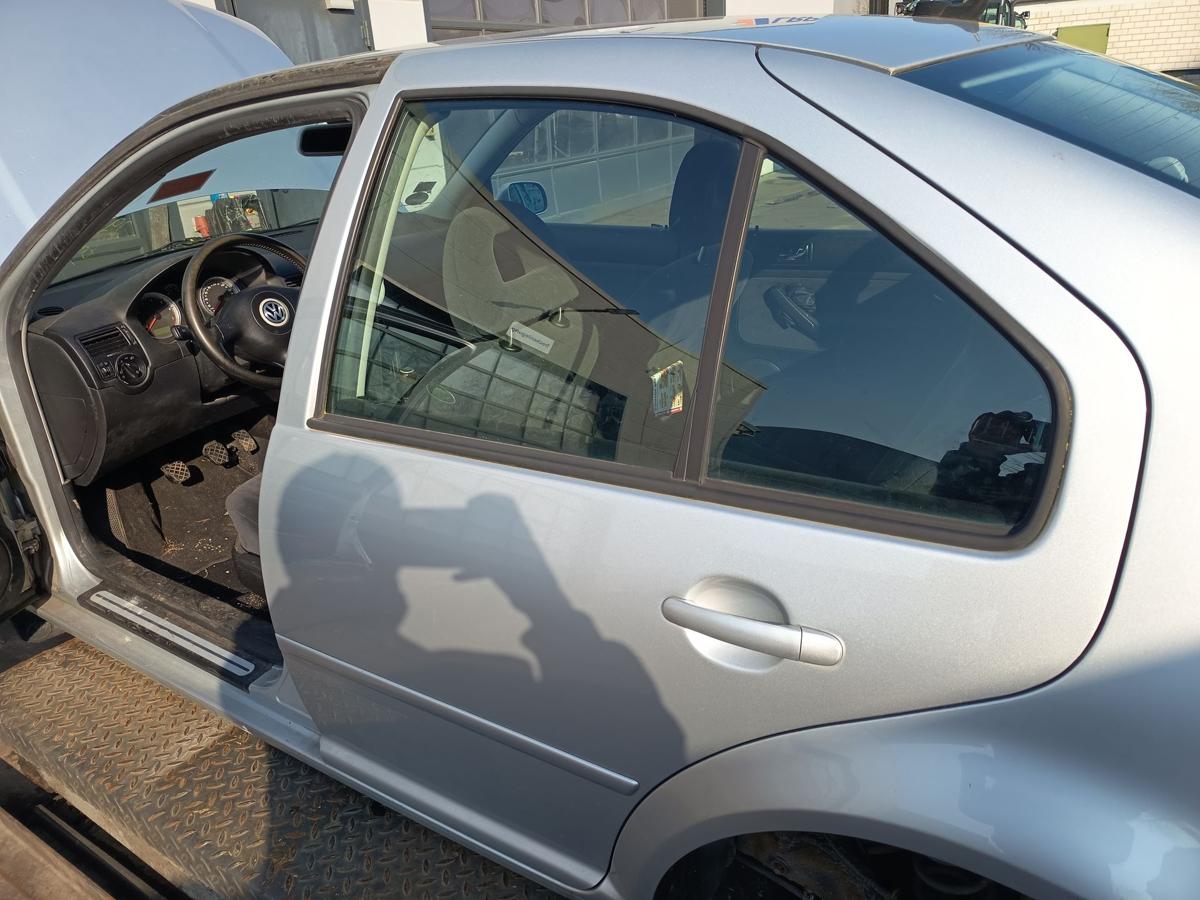 VW Bora 1J original T&uuml;r hinten links Fond Limo A7W Reflexsilber Bj 2001