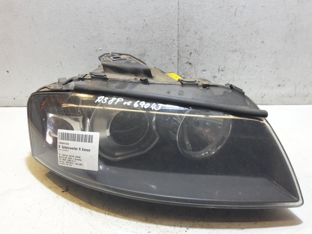 Audi A3 8P BJ 2003 Xenon Scheinwerfer vorn rechts Lampe 8P0941004D