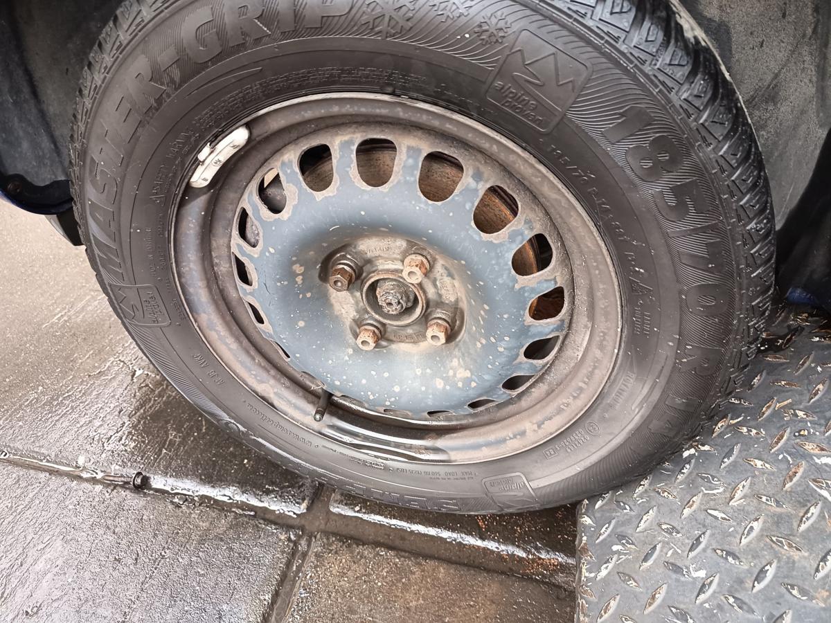 Opel Corsa D orig Stahlfelgen Satz 5,5 x 15 ET39 Bj 2012