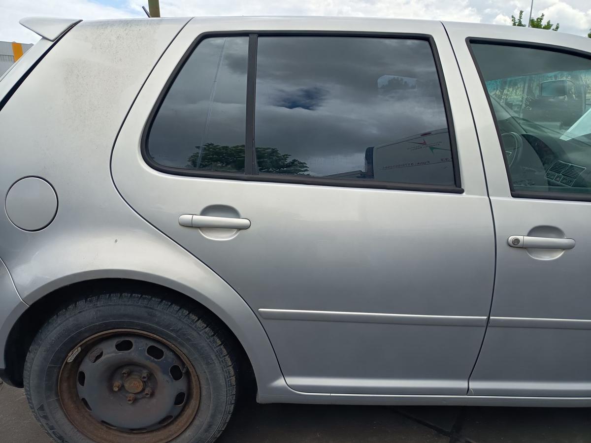 VW Golf IV original T&uuml;r hinten rechts LB7Z Satinsilber Baujahr 2000