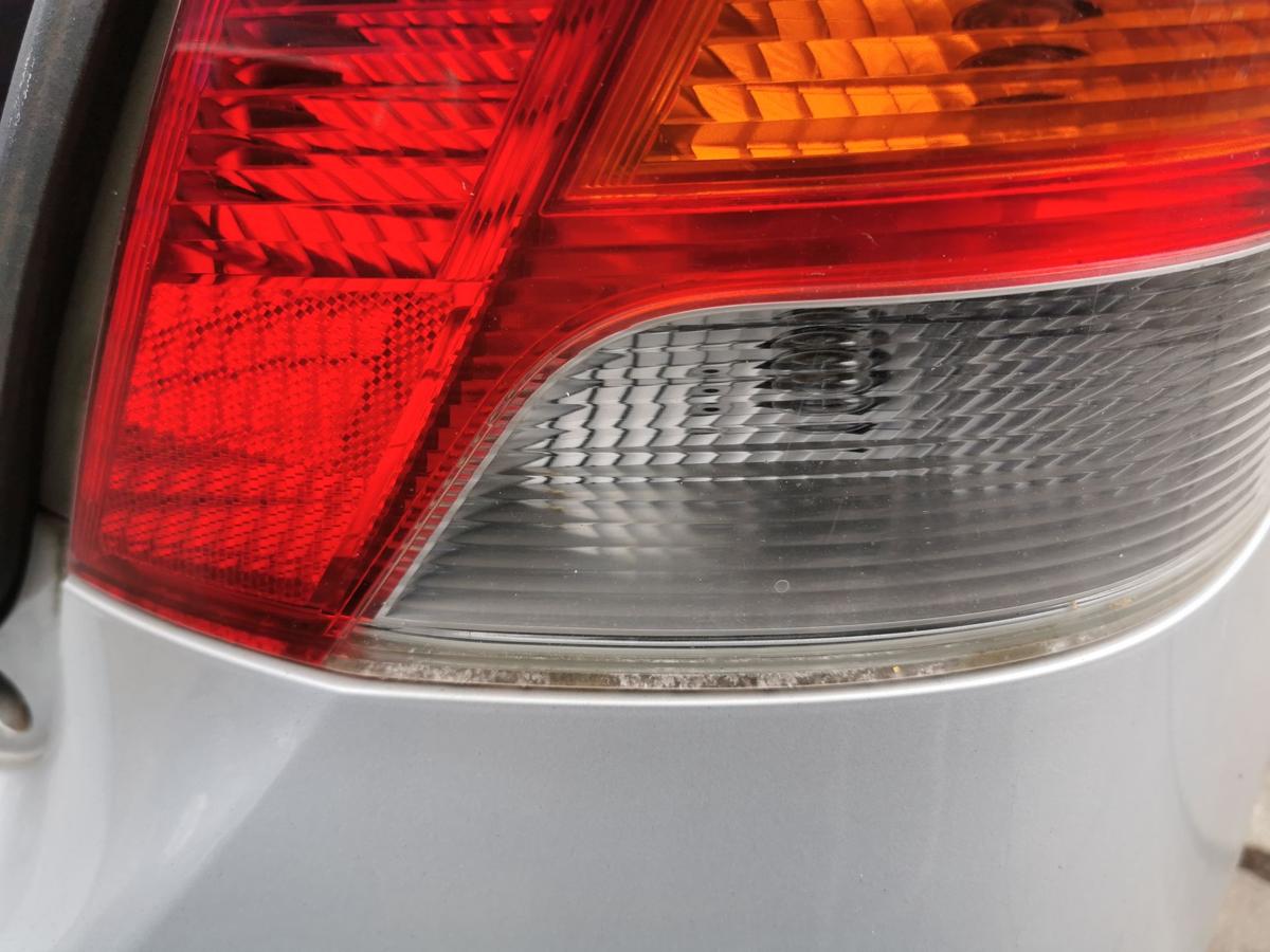 Toyota Yaris XP9 Rückleuchte Rücklicht Schlusslicht Lampe hinten rechts 5trg FRA