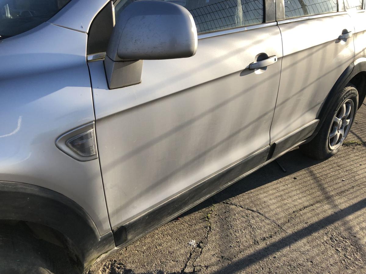 Chevrolet Captiva KLAC T&uuml;r vorn links Fahrert&uuml;r im Rohbau silber Autot&uuml;r