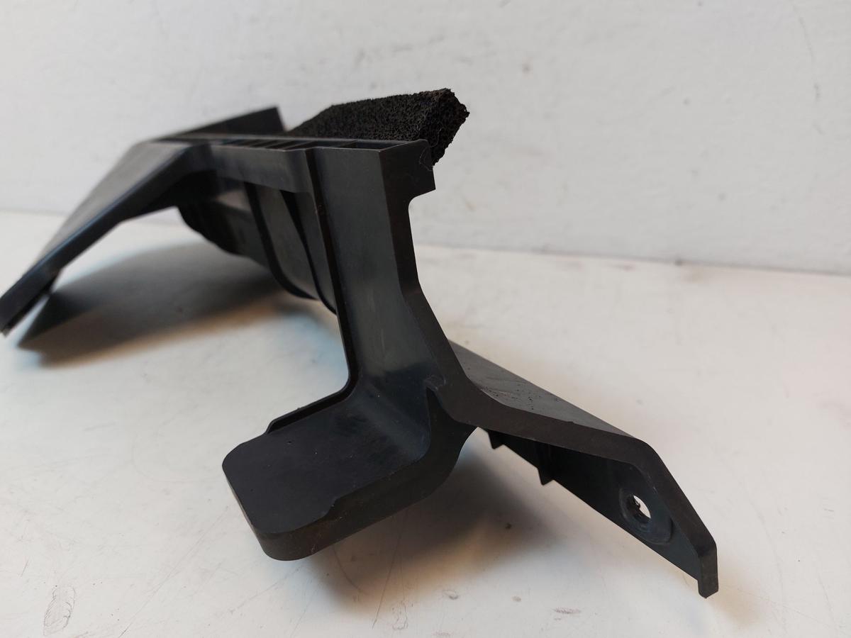 Hyundai i30 PD Mild Hybrid Luftf&uuml;hrung vorn Schlosstr&auml;ger Plastikluftleitblech