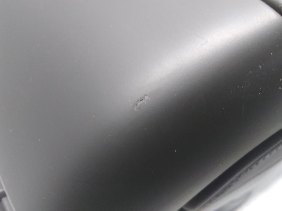 Tesla Model Y original Mittelkonsole Tunnelverkleidung mit Mittelarmlehne BJ2023